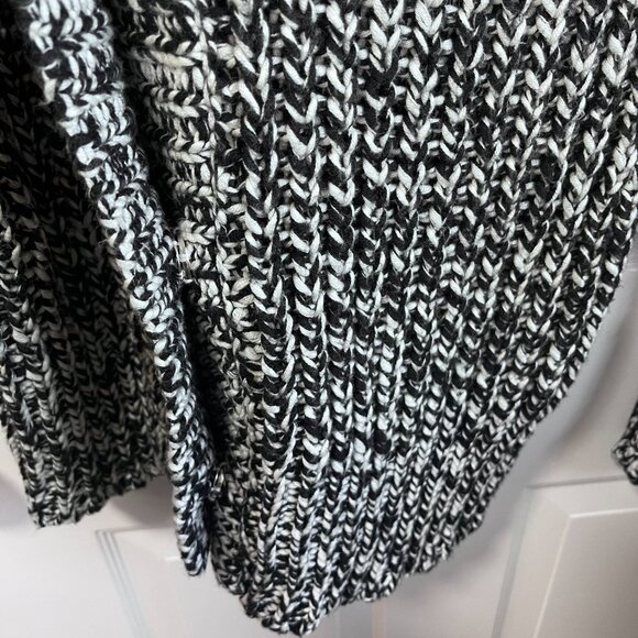 Kennith Cole Reaction Long Blacka and White Snap Front Sweater Jacket Size Large - Picture 7 of 12